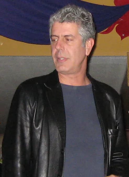 Anthony Bourdain - Anthony Bourdain
This photo posted at this blog:

www.hawaiiweblog.com/2007/12/08/anthony-bourdain-in-hawaii