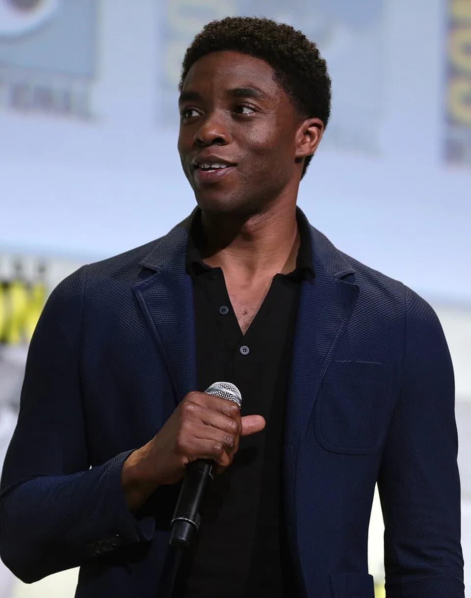 Chadwick Boseman - Chadwick Boseman speaking at the 2016 San Diego Comic-Con International in San Diego, California.