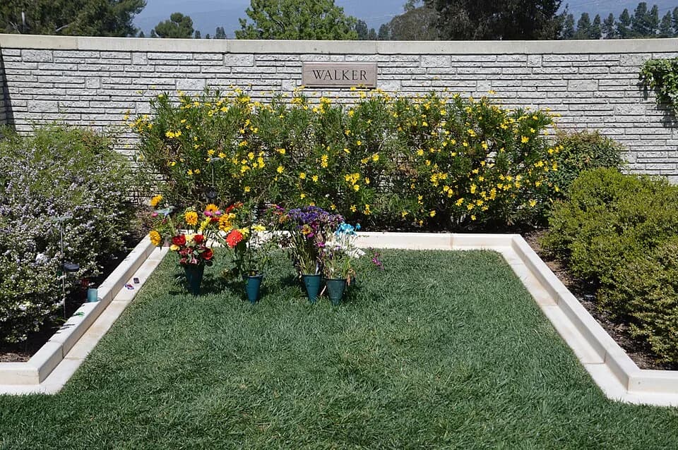 Paul Walker - Grab von Paul Walker / Forest Lawn Memorial Park Hollywood Hills Los Angeles