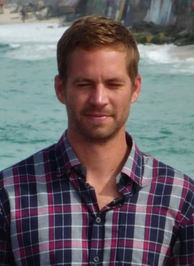 Paul Walker - Fast Five cast Paul Walker pre-interview.
