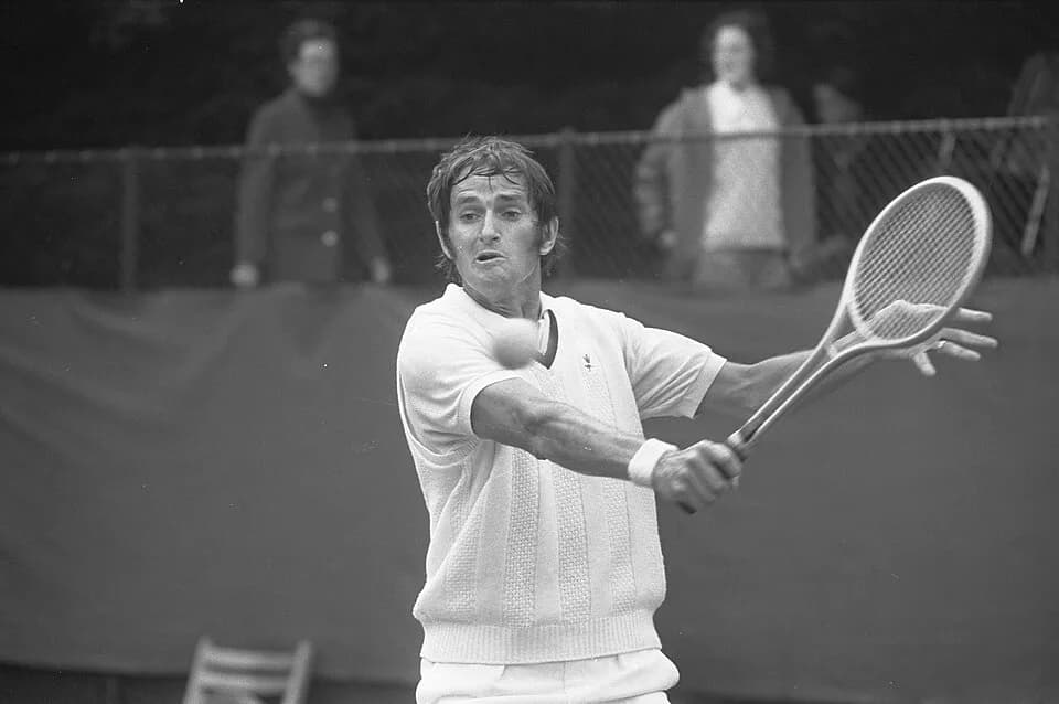 Mal Anderson - Collectie / Archief : Fotocollectie Anefo
Reportage / Serie : [ onbekend ]
Beschrijving : Internationale tenniskampioenschappen Melkhuisje te Hilversum, Mal Anderson in aktie
Datum : 26