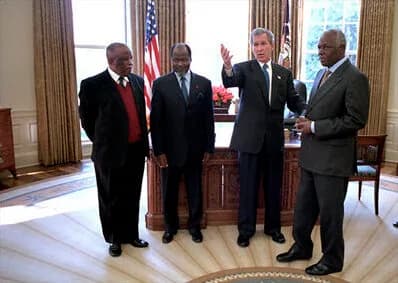 Festus Mogae - President George W. Bush hosts President Festus Gontebanye Mogae of Botswana, President Joaquim Albetto Chissano of Mozambique and President Jose Eduardo dos Santos of Angola in the Ova