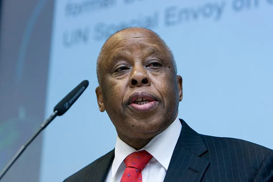 Festus Mogae - Festus Mogae