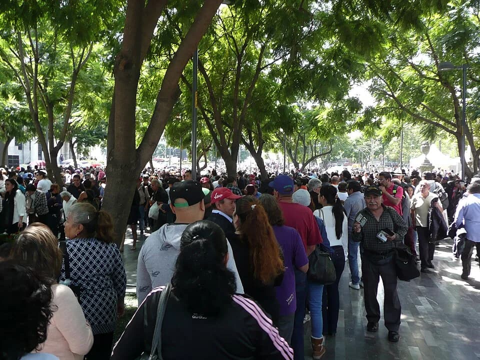 José José - Lines of people waiting to enter to funerals of Mexican singer José José.
Palacio de Bellas Artes, Mexico City Mexico.