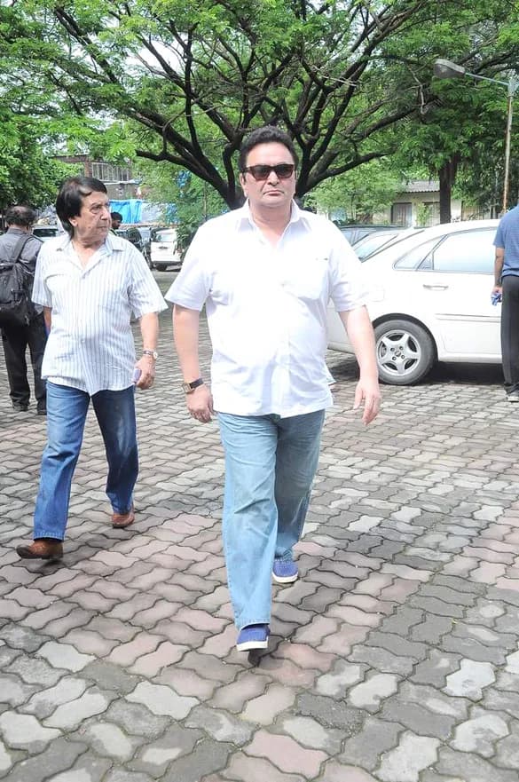 Rishi Kapoor - Rishi Kapoor at Dara Singh's funeral