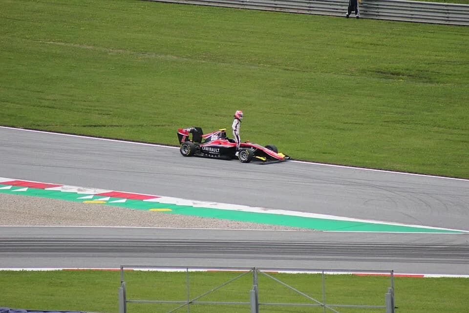 Anthoine Hubert - Anthoine Hubert bleibt während des Qualifyings liegen