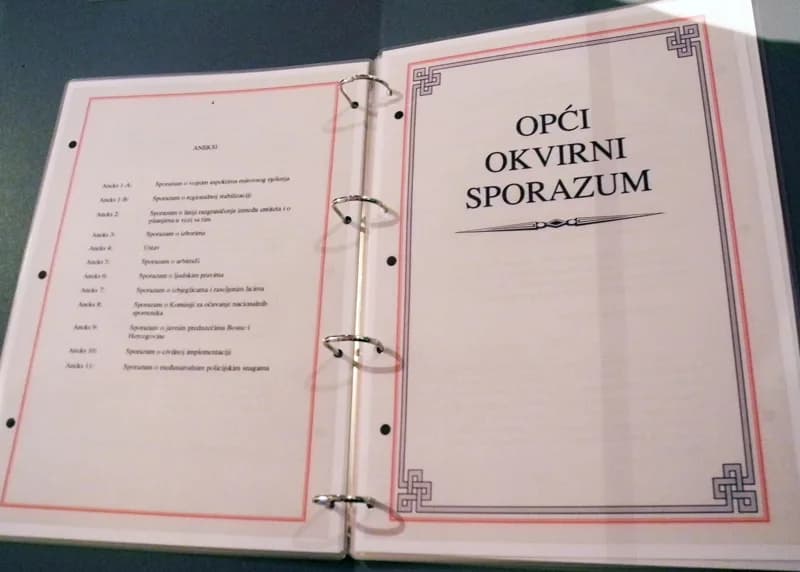 Slobodan Milošević - Izložba Domovinski rat u Hrvatskom povijesnom muzeju tijekom Noći muzeja.

 This   file was uploaded  with Commonist.