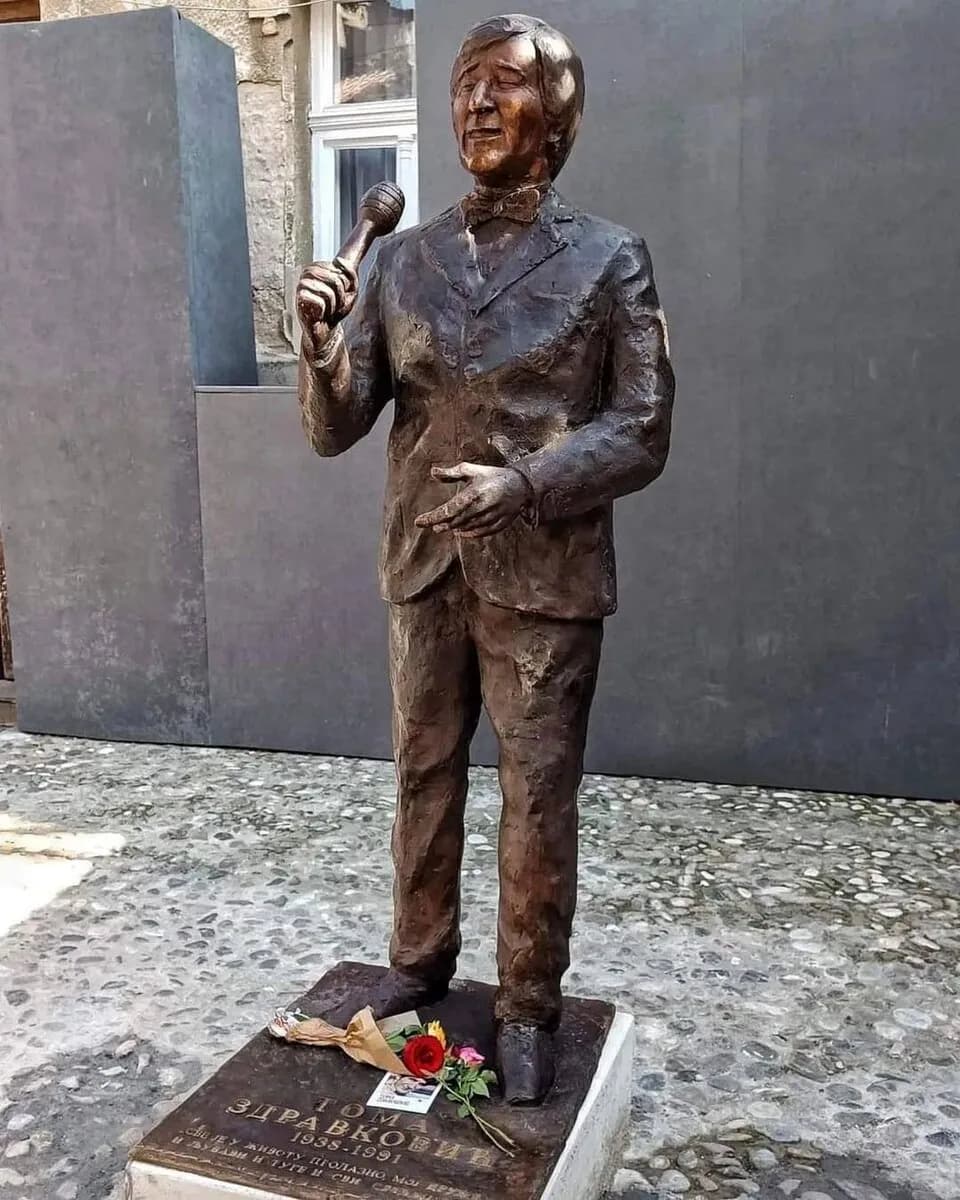 Toma Zdravković - Spomenik Tomi Zdravkoviću Skadarlija.jpg