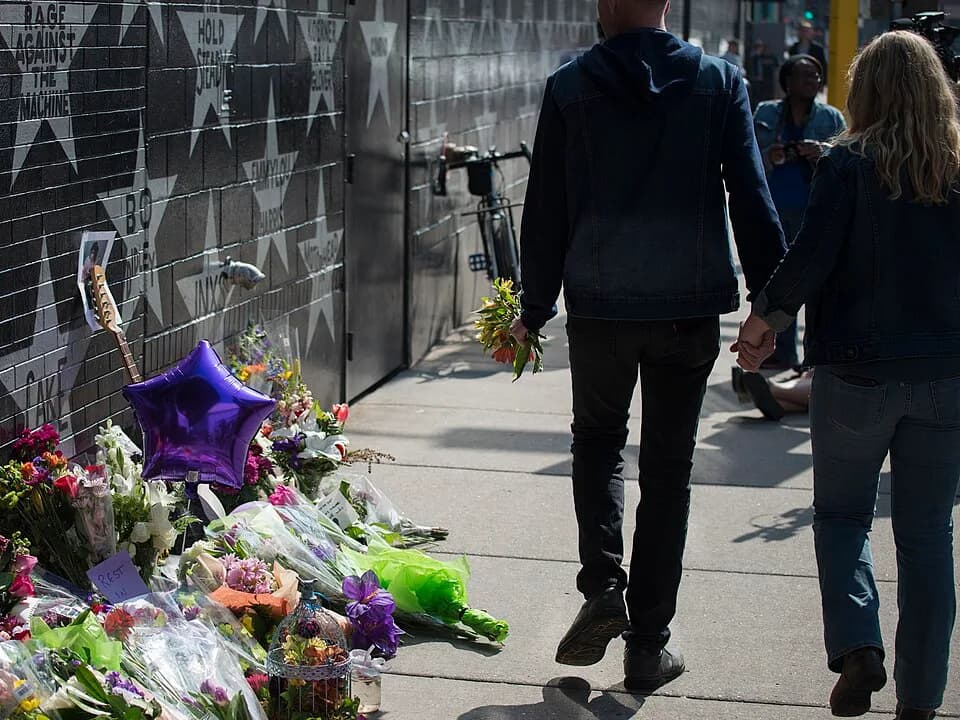 Prince - Bringing flowers for Prince at First Avenue in Minneapolis