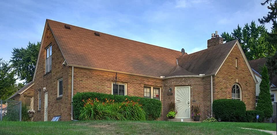 Prince - Prince, the famous Minneapolis musician, once crashed in the basement of this house after being kicked out of his own.