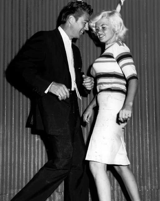 Jayne Mansfield - Photo of Jayne Mansfield and husband Mickey Hargitay dancing at the Candy Stik Lounge.