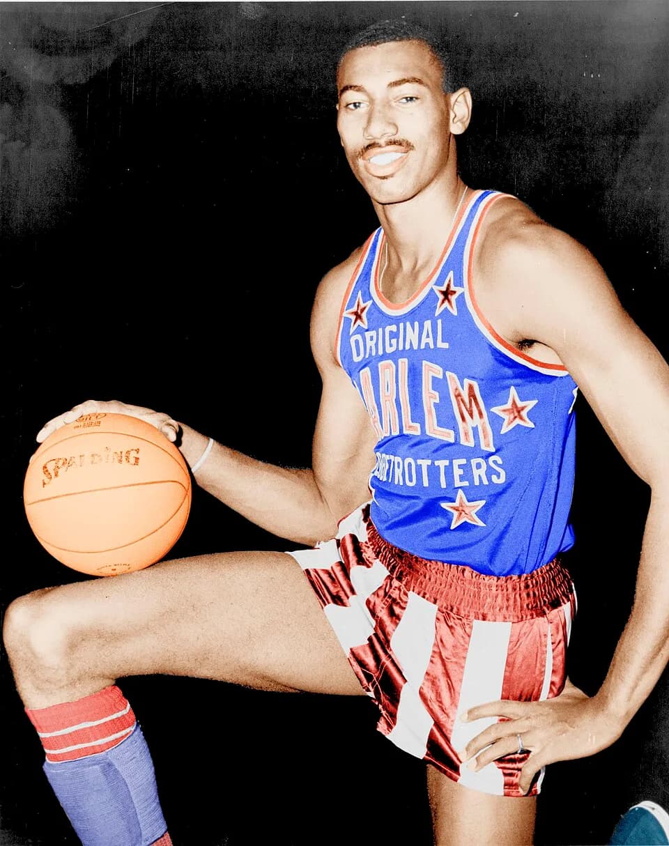 Wilt Chamberlain - edited (colour) picture Image:Wilt Chamberlain.jpg Wilt Chamberlain, American basketball player wearing uniform of Harlem Globetrotters.