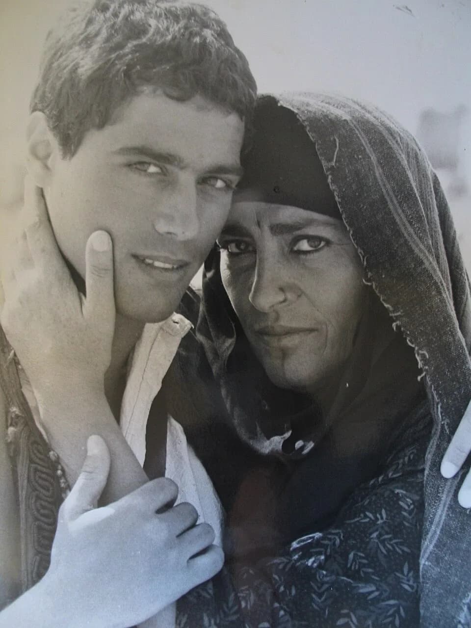 Marlon Brando - Rodolfo Bigotti e Irene Papas sul set di Il leone del deserto (1980)