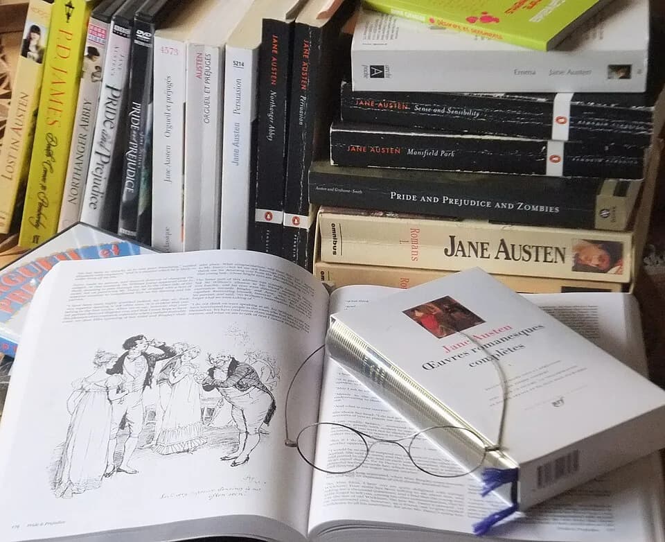 Jane Austen - Mini-bibliothèque des romans de Jane Austen, avec quelques traductions en français, adaptations et oeuvres dérivées.