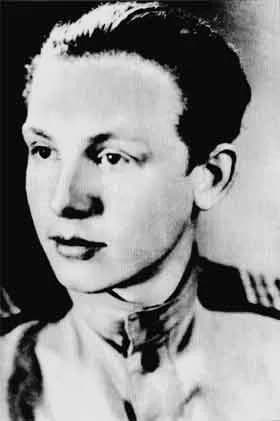 Innokenty Smoktunovsky - Иннокентий Смоктуновский в 1943 году