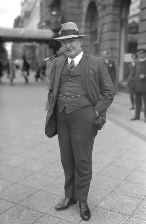 Edgar Wallace - For documentary purposes the German Federal Archive often retained the original image captions, which may be erroneous, biased, obsolete or politically extreme. Edgar Wallace, der berü