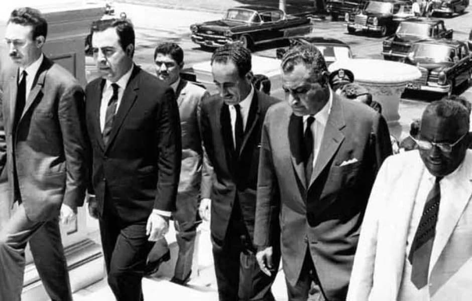 Hawwari Bumadian - Original description from the mentioned syrian website: Arab leaders assembled in Cairo in 1968. From left to right: President Houari Boumediene of Algeria, President Nur al-Din al-