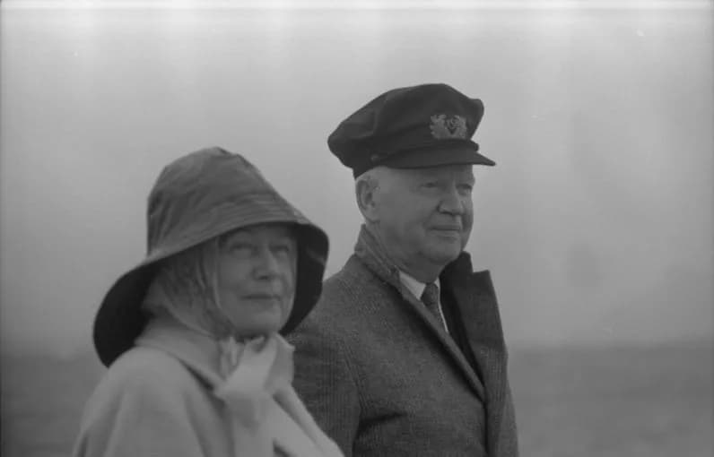 Heinrich Lübke - For documentary purposes the German Federal Archive often retained the original image captions, which may be erroneous, biased, obsolete or politically extreme. Kieler Woche
(Fahrt au