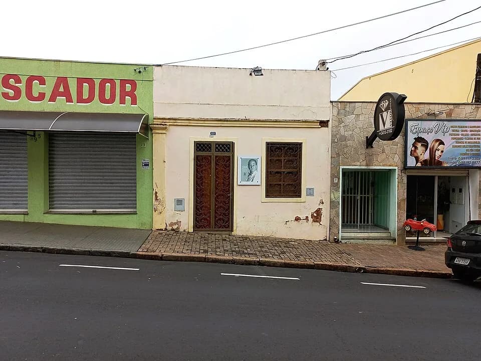 Ronald Golias - Casa onde nasceu Ronald Golias, na cidade de São Carlos-SP. No momento da foto, já restaurada e funcionando como espaço de memória do artista.
