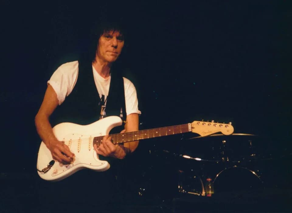 Jeff Beck - Jeff Beck Live Commodore Ballroom Vancouver, British Columbia Canada - Feb. 17, 2001 Roll 2_Frame 21
Ever seen a picture of Jeff looking into the camera while playing live?