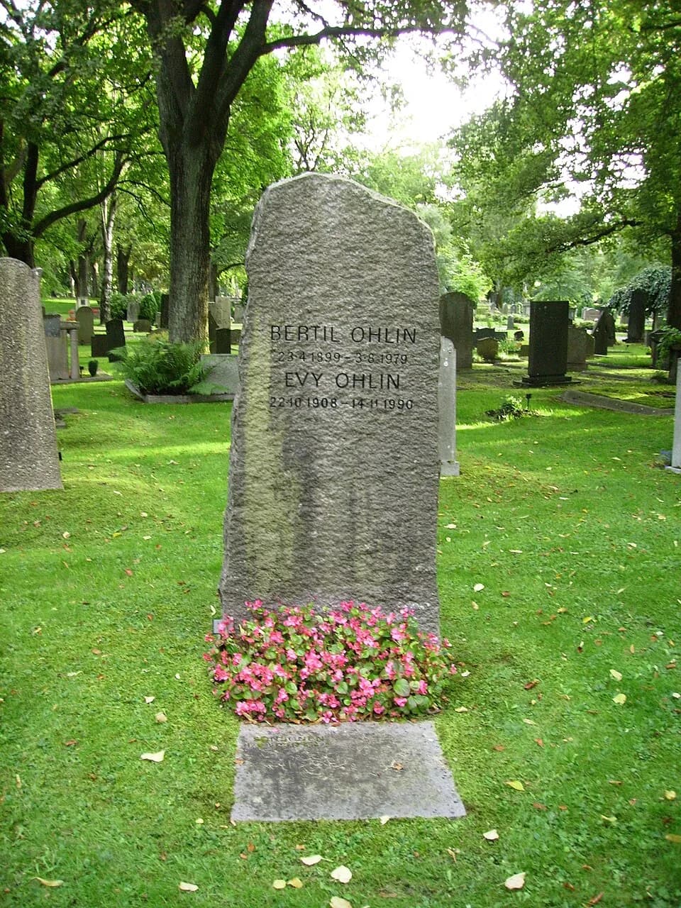 Bertil Ohlin - Picture of Bertil Ohlin's grave at Norra begravningsplatsen in Stockholm