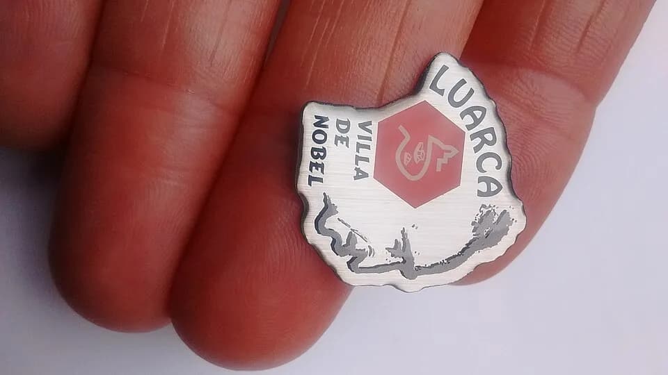 Severo Ochoa - Broche para conmemorar la muerte de Severo Ochoa, 15 años después.