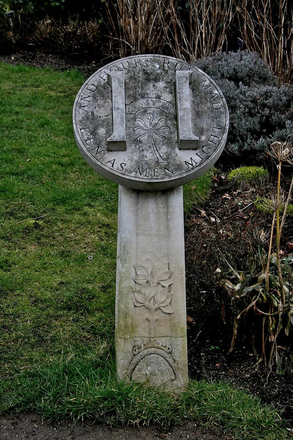 John Muir - Double polar sundial at the Horniman Museum. Dial design by John Moir, construction and plinth design by Richard Klose.