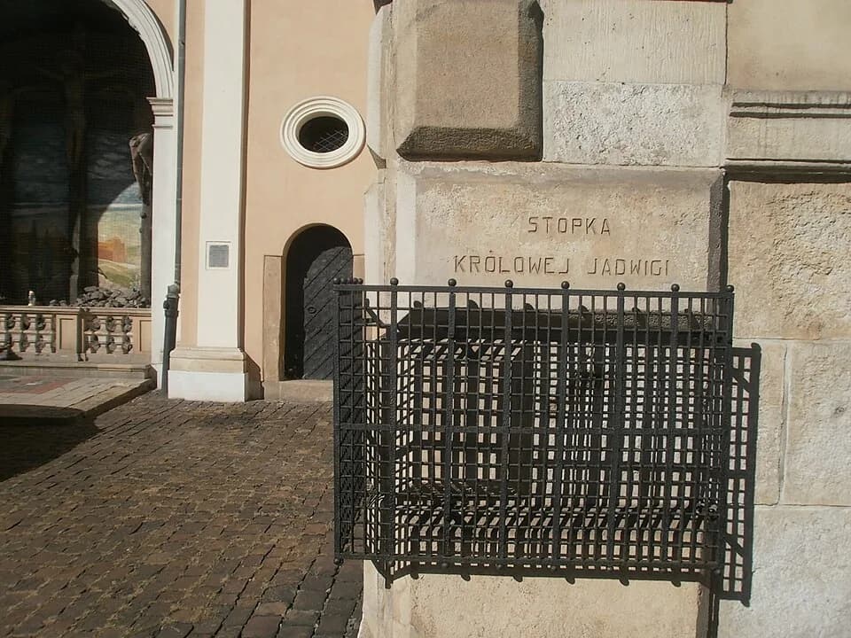 Jadwiga I of Poland - zespół klasztorny karmelitów trzewiczkowych „Na Piasku”:
Kościół Nawiedzenia NMP
klasztor
Kraków, ul. Karmelicka 19, Kraków