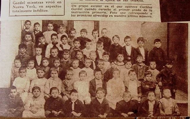 Carlos Gardel - Carlos Gardel (circled) photographed with his schoolmates when he attended the primary school. The photo was given to the magazine  by Berta Gardes, the singer's supposed adoptive moth
