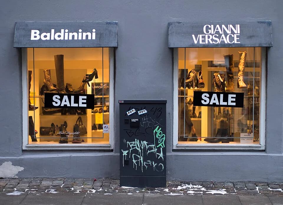 Gianni Versace - Klädrea / Sale i København.
Foto: News Øresund - Johan Wessman
© News Øresund.
Bilden får fritt publiceras under förutsättning att källa anges (Foto: News Øresund + fotografnamn). 
Th