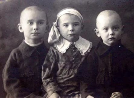 Leonid Gaidai - Александр, Августина и Леонид Гайдай, 1920-е годы