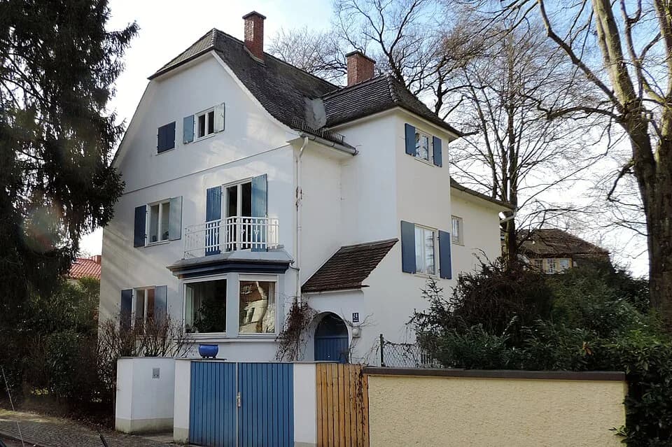 Ernst Otto Fischer - Sollnerstr. 24, 81479 München. Former home of the Nobel laurate Ernst Otto Fischer.