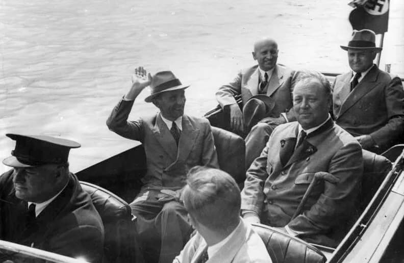 Emil Jannings - For documentary purposes the German Federal Archive often retained the original image captions, which may be erroneous, biased, obsolete or politically extreme. St. Wolfgang, Goebbels 
