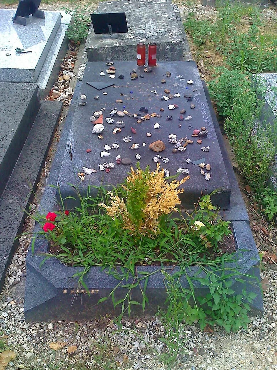 Paul Celan - Grave of writer Paul Celan (1920 - 1970) at the cemetery Thiais, near Paris, France.
