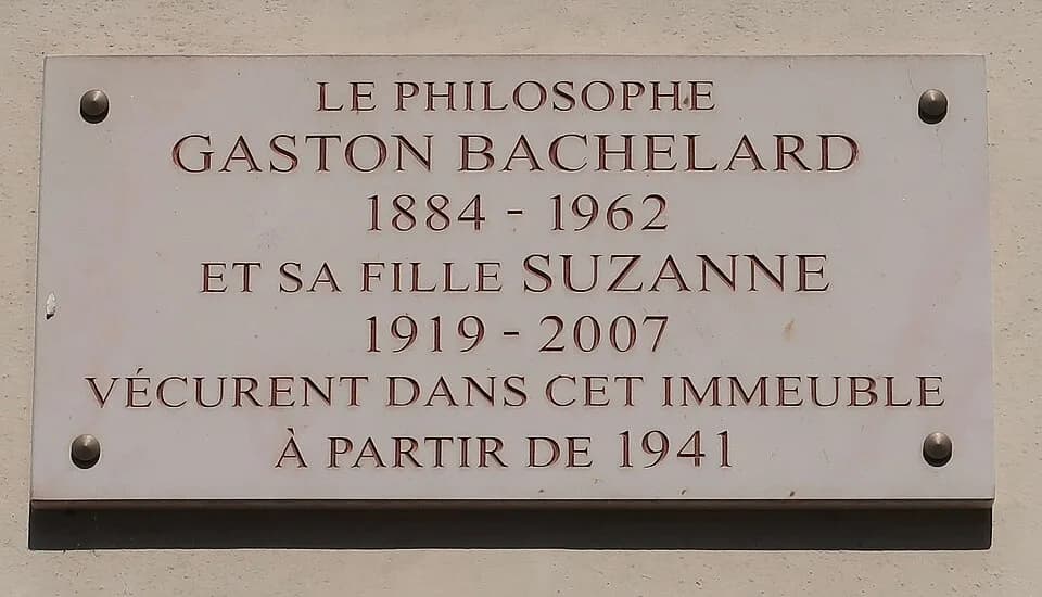 Gaston Bachelard - Plaque en hommage à Gaston et Suzanne Bachelard, 2 rue de la Montagne-Sainte-Geneviève (Paris, 5e).