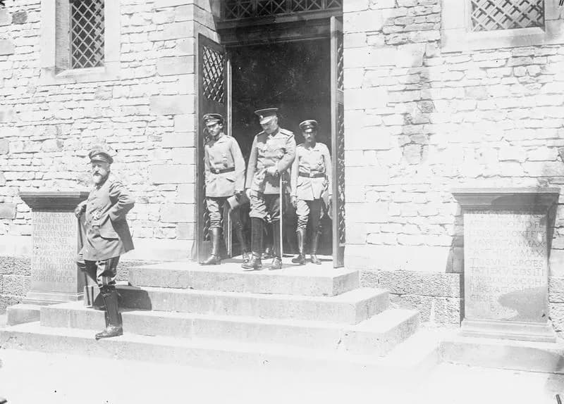 Ferdinand I of Bulgaria - Geiser Theodore (mons) Collection
King Ferdinand of Bulgaria with the Bulgarian Crown Prince Boris and Prince Cyril with the German Kaiser, who is wearing Bulgarian uniform. 