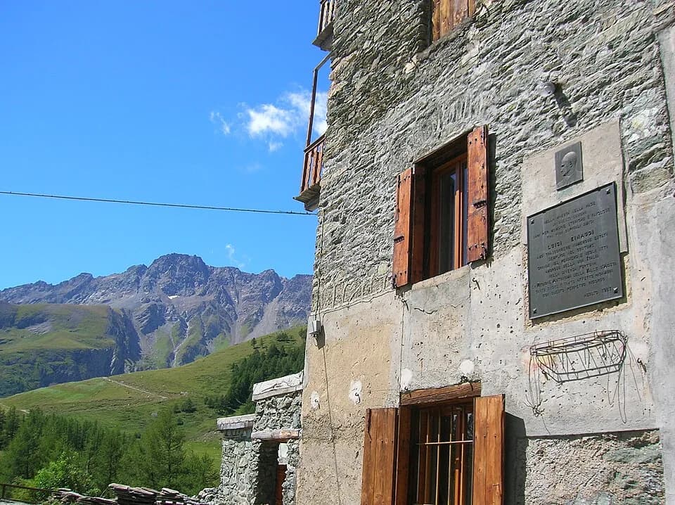 Luigi Einaudi - Casa Farinet, dove soggiornò Luigi Einaudi, alla Conca di By. Comune di Ollomont, Valle d'Aosta, Italia.