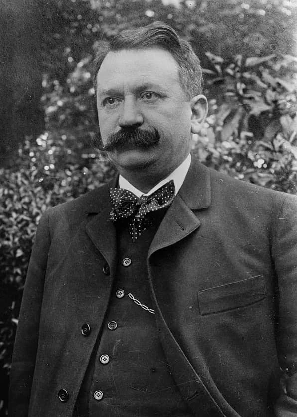 Gaston Doumergue - Gaston Doumergue (LOC)
Bain News Service, publisher.
Gaston Doumergue 
[between ca. 1910 and ca. 1915]
1 negative : glass ; 5 x 7 in. or smaller.
Notes:
Title from unverified data p