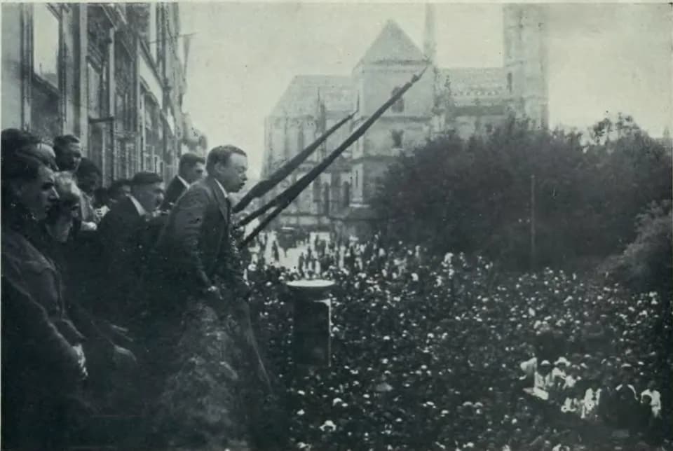Béla Kun - Béla Kun gives an address in Kassa (now Košice, Slovakia)