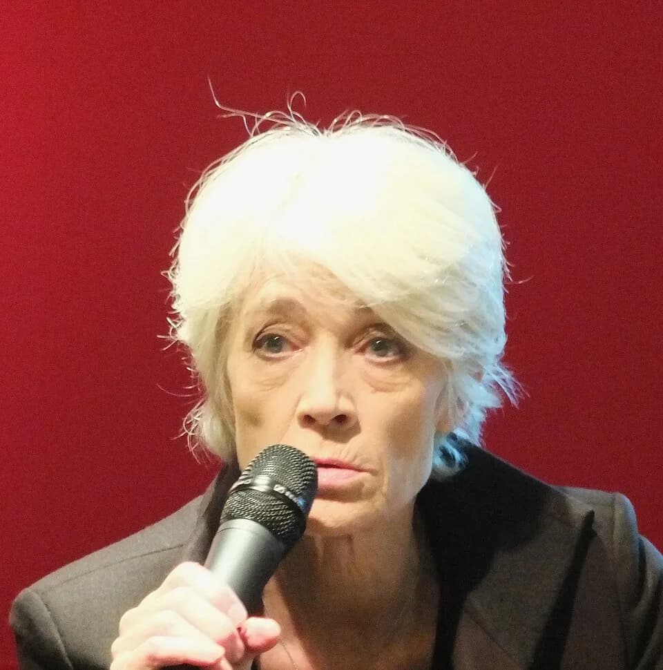 Françoise Hardy - Françoise Hardy, lors de la présentation de son nouvel album et de son livre L'Amour fou, le 17 novembre 2012, à la FNAC des Ternes, Paris (17e arrond.).