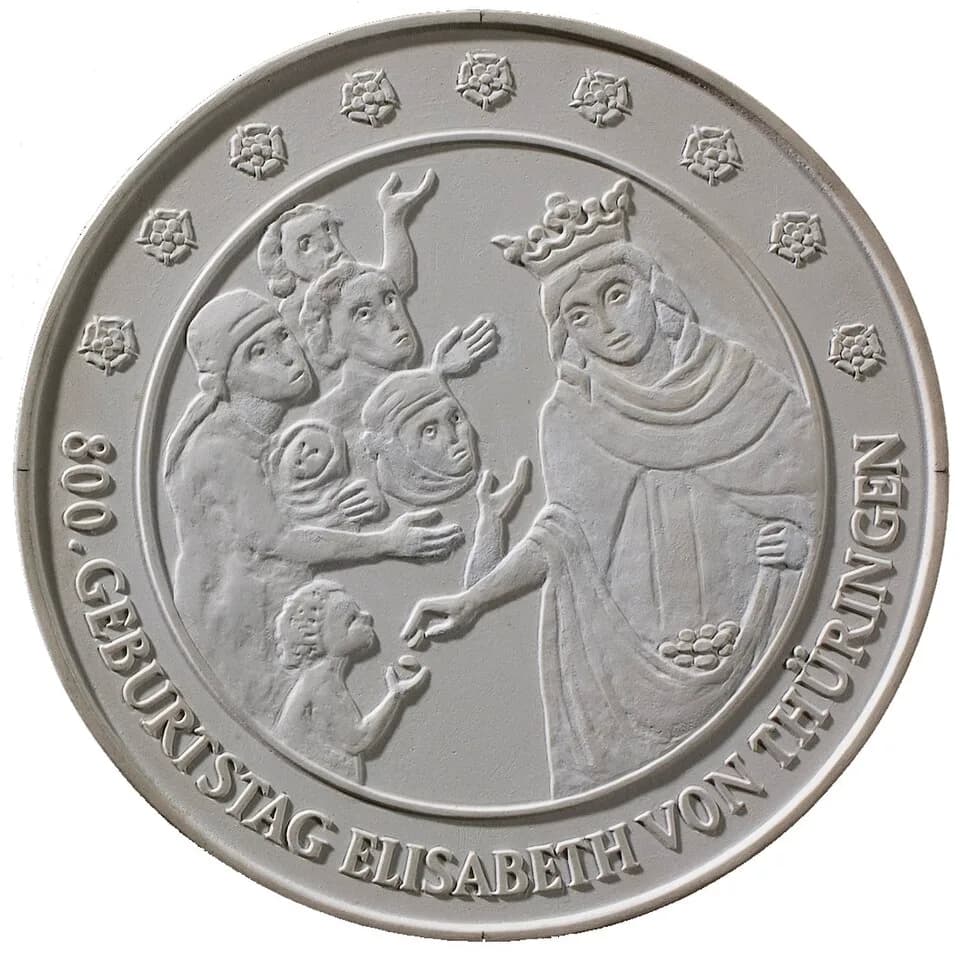 Elizabeth of Hungary - Evelyn Hartnick. Gipsmodell für Gedenkmünze Hildegard von Bingen im Rahmen des Künstlerwetbewerbes am 28./29.8.1997, hier: Adlerrückseite