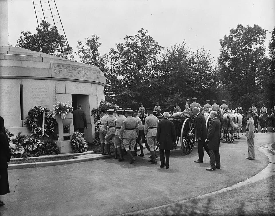 Ignacy Jan Paderewski - Burial of Ignacy Jan Paderewski at the USS Maine Mast Memorial at Arlington National Cemetery in Arlington County, Virginia, in the United States on July 5, 1941.
In 1940, the 