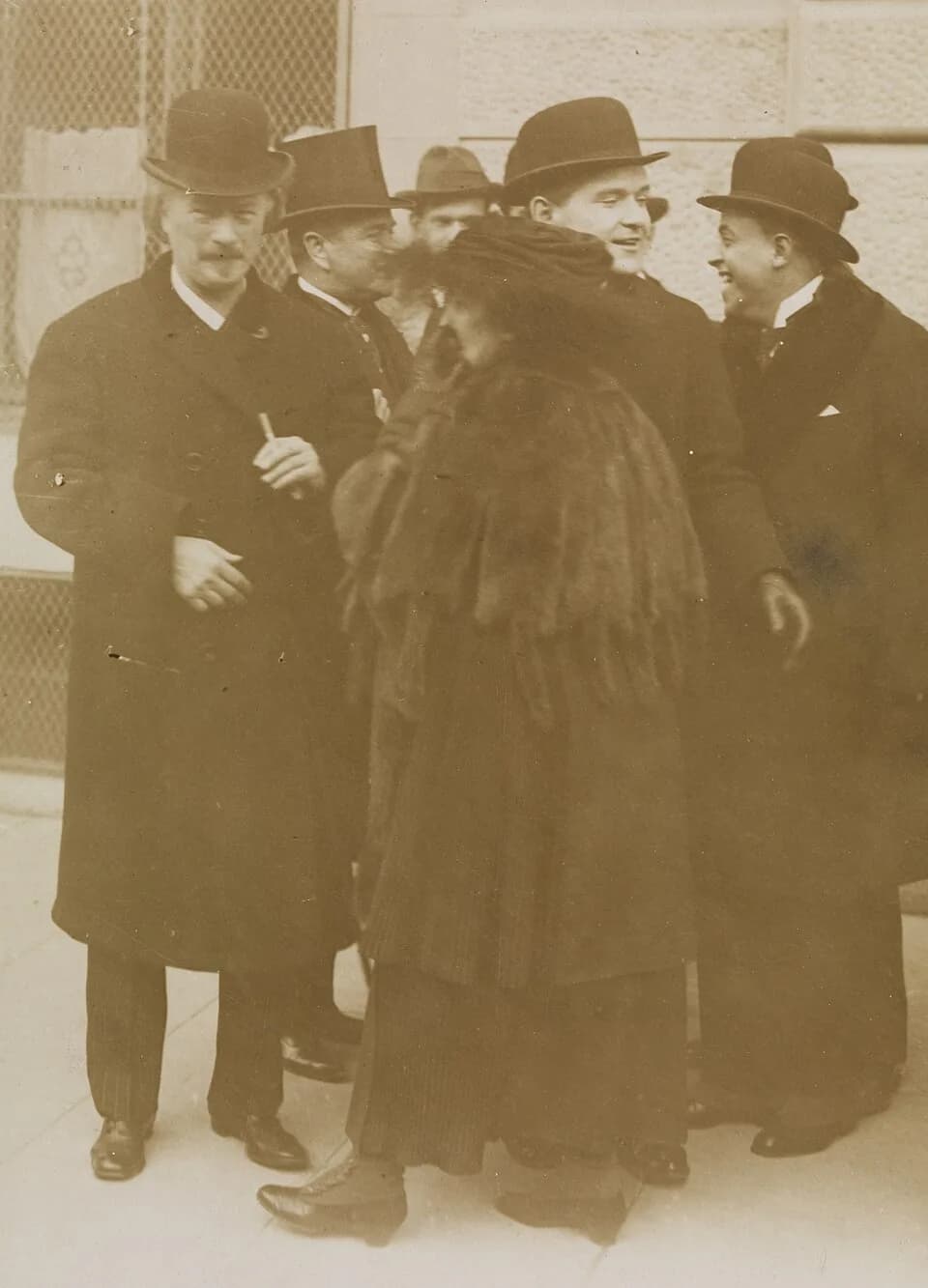 Ignacy Jan Paderewski - Polens statsminister, pianisten Ignacy Paderewski, antagelig sammen med den polske delegasjonen ved Folkeforbundet etter den offisielle åpning.