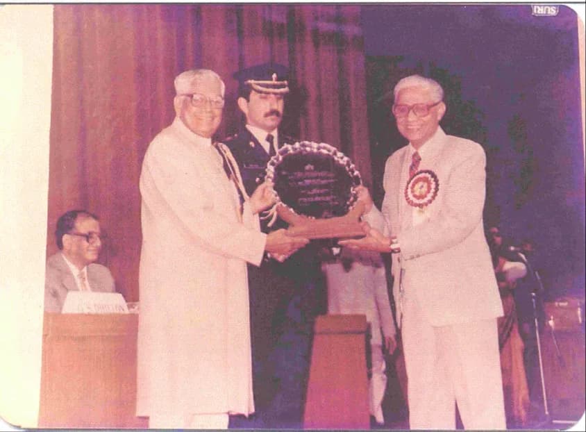 R. Venkataraman - Dr. Bhagabat Panda receiving the National Productivity Award from the President of India, Mr. R. Venkataraman, at New Delhi, on January 14, 1988, for excellence in research, training