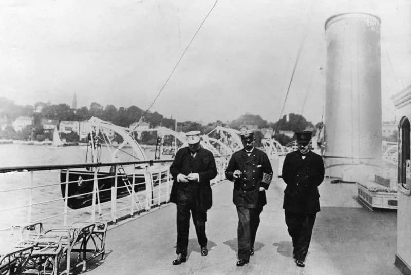 Bernhard von Bülow - For documentary purposes the German Federal Archive often retained the original image captions, which may be erroneous, biased, obsolete or politically extreme. Kaiser Wilhelm II.