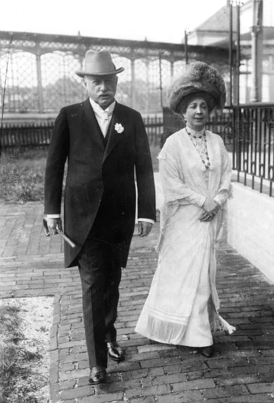 Bernhard von Bülow - For documentary purposes the German Federal Archive often retained the original image captions, which may be erroneous, biased, obsolete or politically extreme. Fürst Bülow im Ste