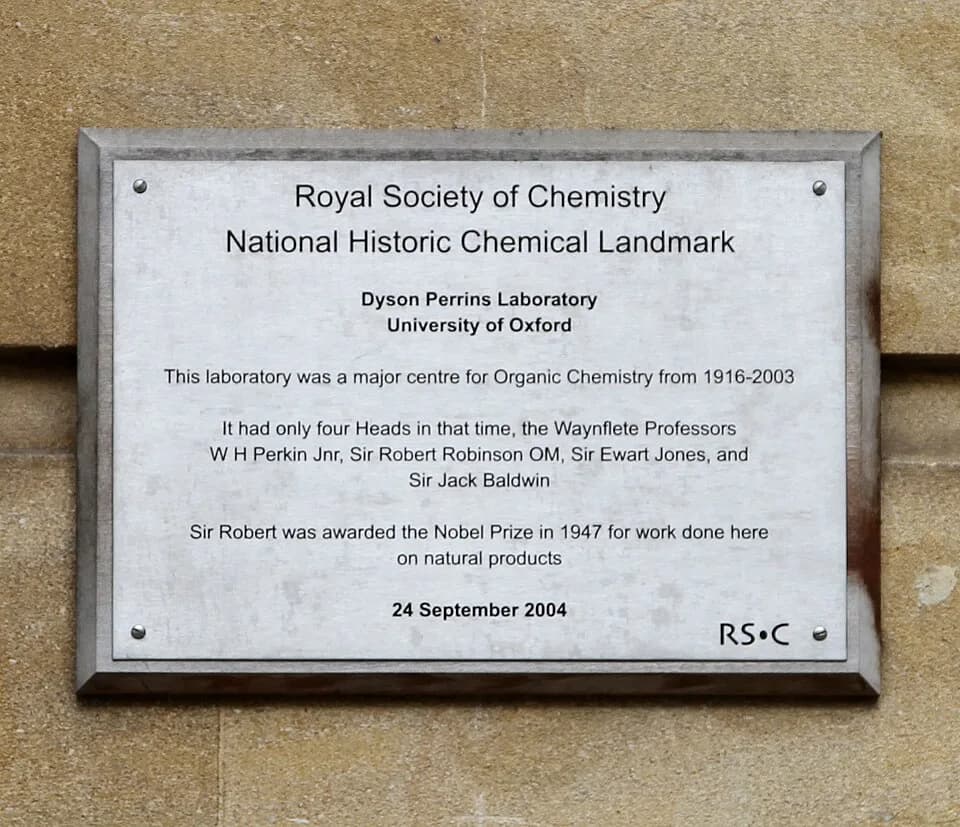 Robert Robinson - Royal Society of Chemistry plaque on the wall of the Dyson Perrins Laboratory, University of Oxford.