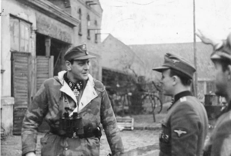 Otto Skorzeny - For documentary purposes the German Federal Archive often retained the original image captions, which may be erroneous, biased, obsolete or politically extreme. SS-Obersturmbannführer 