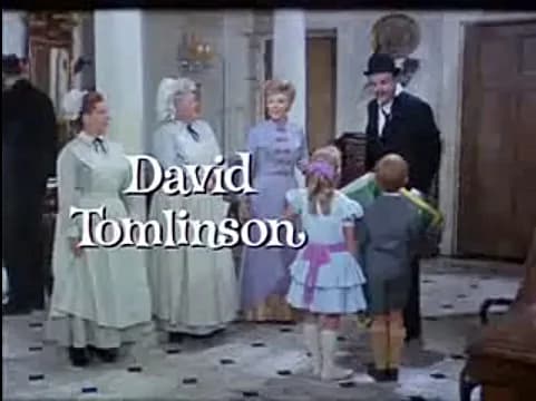 Glynis Johns - Screenshot of Hermione Baddeley (Ellen, the maid), Reta Shaw (Mrs.Brill, the cook), David Tomlinson (Mr.Banks), Glynis Johns (Mrs.Banks) and the Banks Children (Karen Dotrice and Matthe