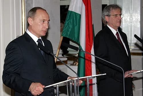 László Sólyom - BUDAPEST. Joint press conferense with Hungarian President Laszlo Solyom.